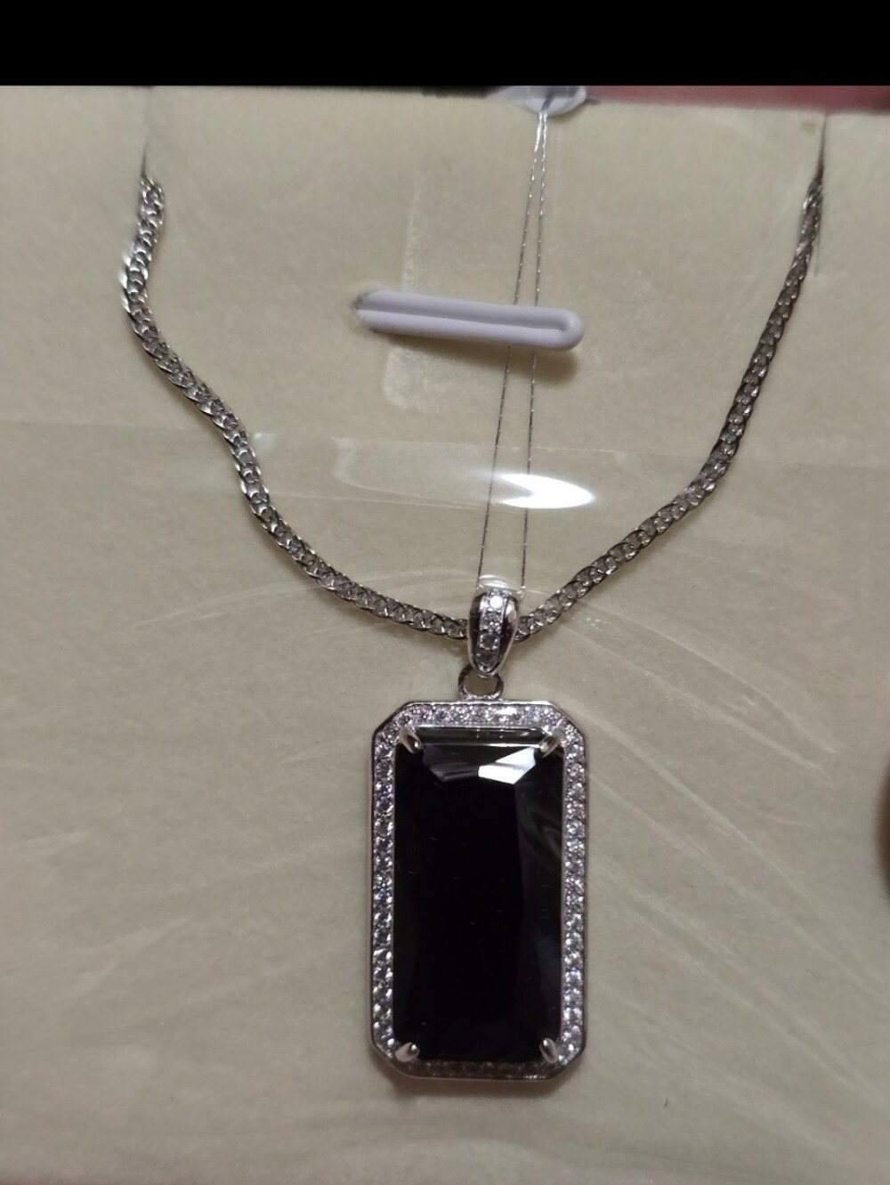 Onyx Pendant And Chain Necklace